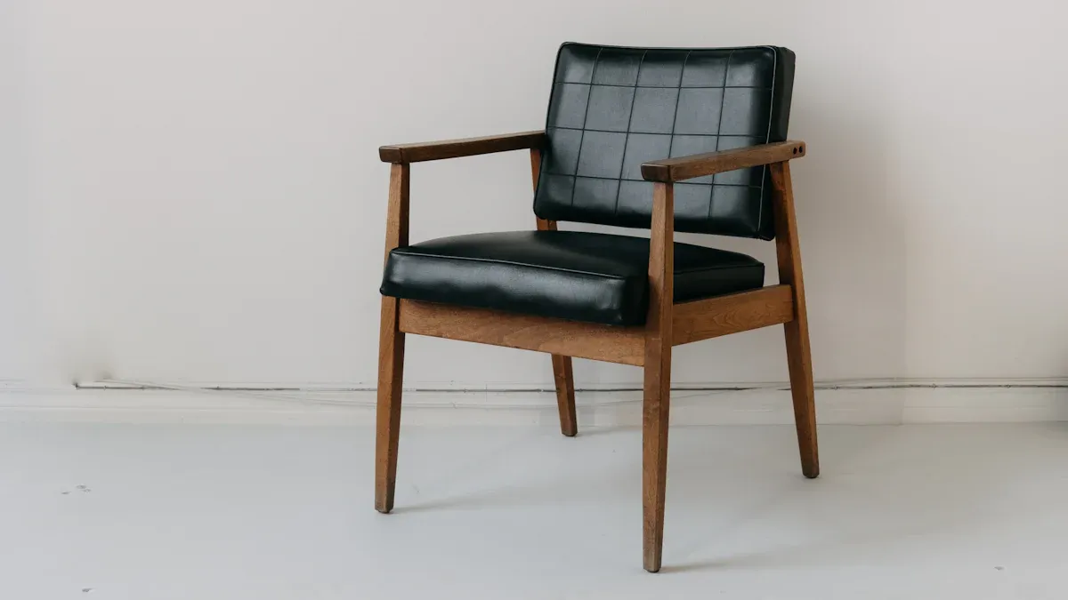 1. Yezhi Furniture – Leading Lounge Chair Factory