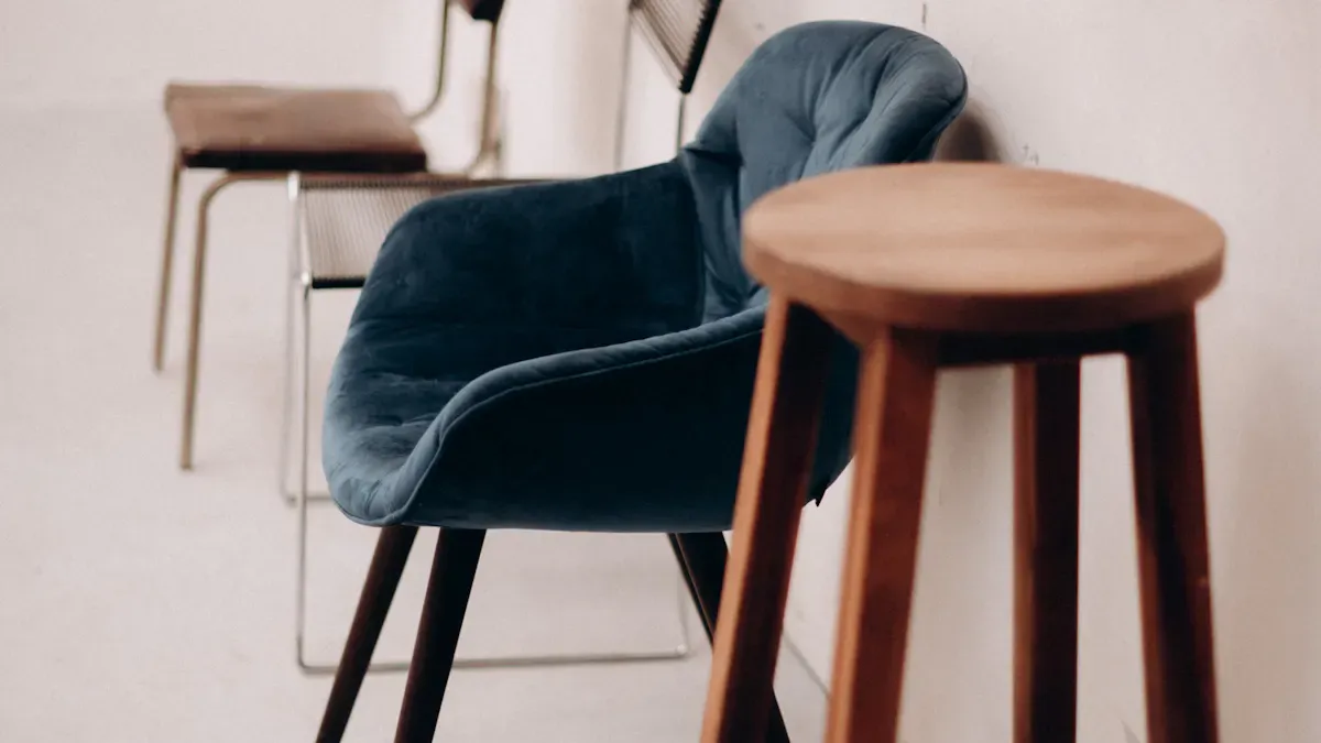 Comment rembourrer un tabouret de bar étape par étape