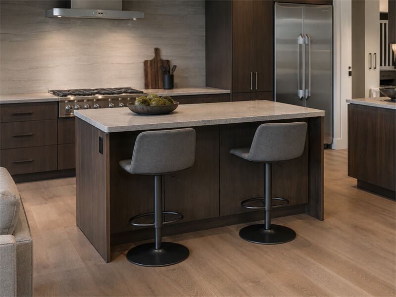 How Many Bar Stools Do I Need? (Useable Length + Comfort Formula) Bar stool quantity chart by island length