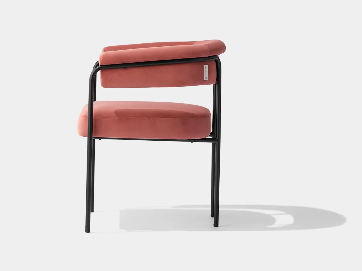 Vue arrière du fauteuil de salle à manger rembourré DC-F42 à structure tubulaire en métal